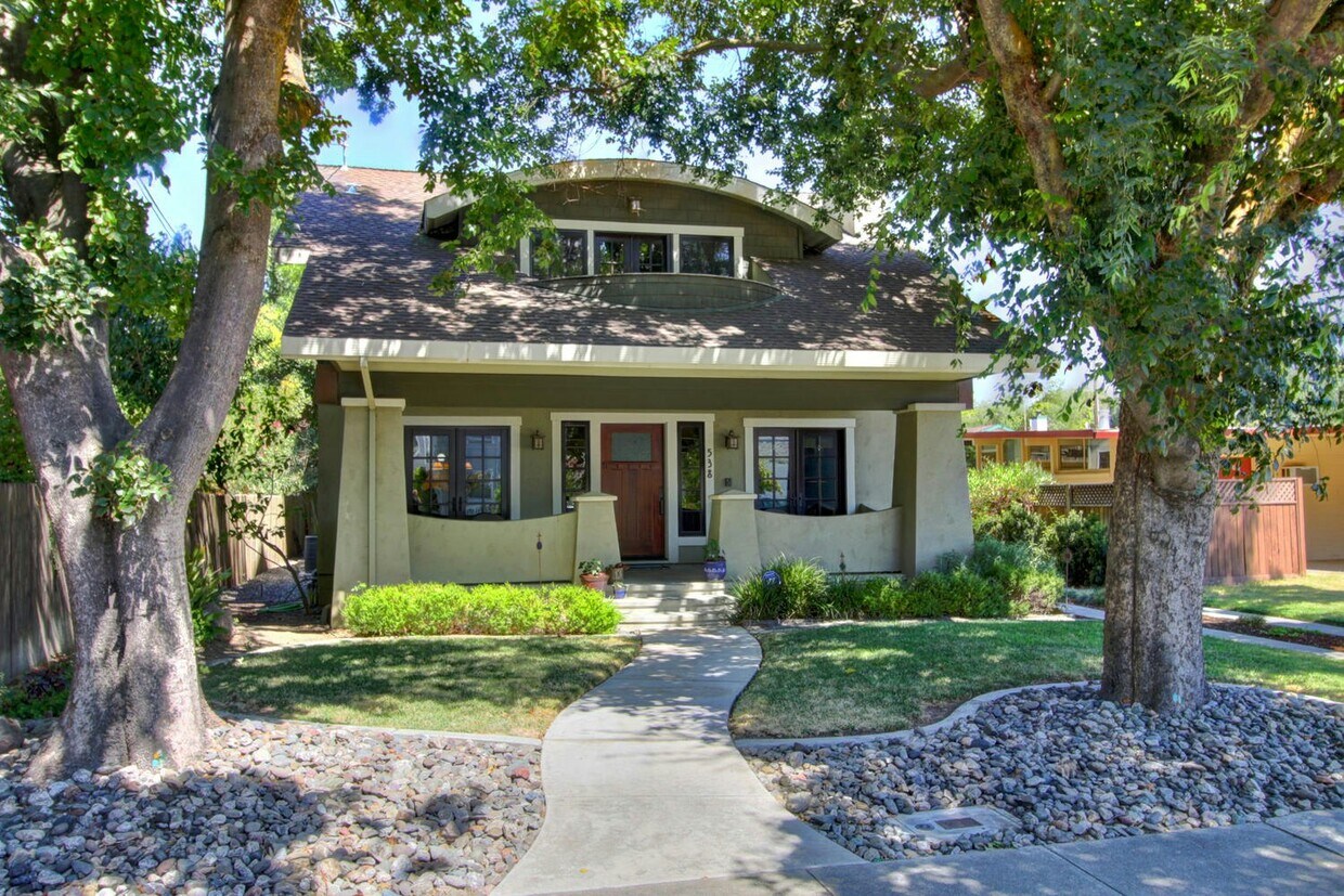 Foto principal - 538 J Street