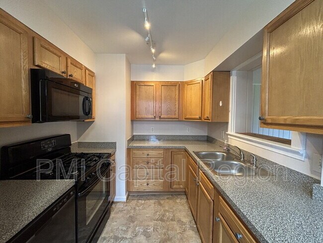 Building Photo - 10302 Duvawn Pl