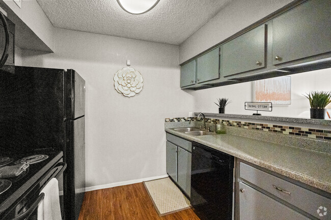 1BR, 1BA - 728 SF - Kitchen - Evria Terraces