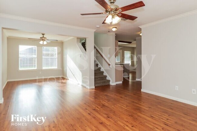 Foto del edificio - 7707 Little Thicket Ct