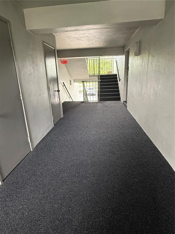 Foto del edificio - 927 S Pine Ridge Cir