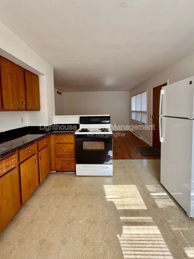 Foto del edificio - 2118 Woodbine Ave