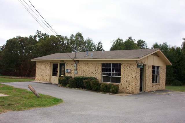 Building Photo - Shady Oaks Apartments