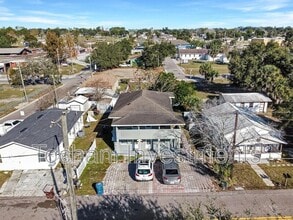 Building Photo - 1002 Avenue E