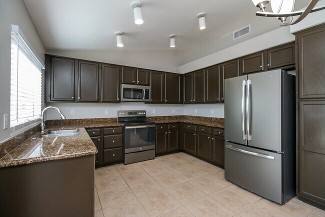 Building Photo - 7767 W Flynn Ln
