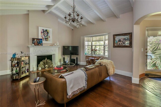 Foto del edificio - 1260 La Mancha Ave