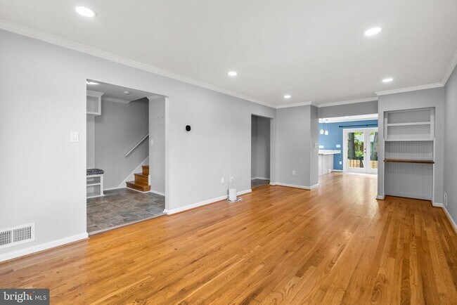 Foto del edificio - 3331 Spring Ln
