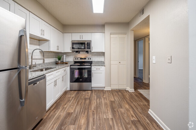 2BR, 2BA - The Hickory - 1,150SF - Kitchen - The Slate