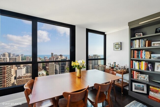Foto del edificio - 1030 N State St