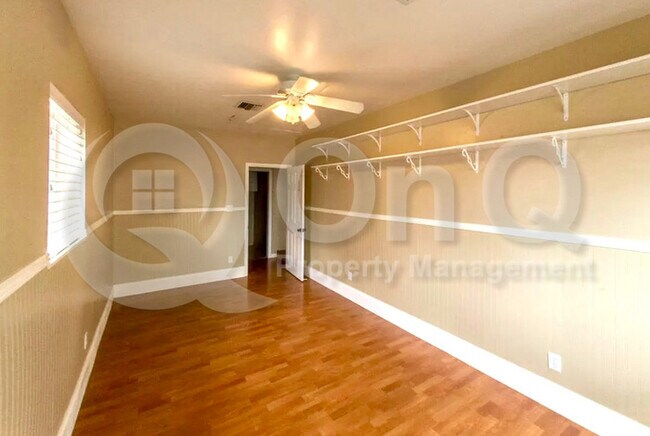 Foto del edificio - 4925 E Timrod St