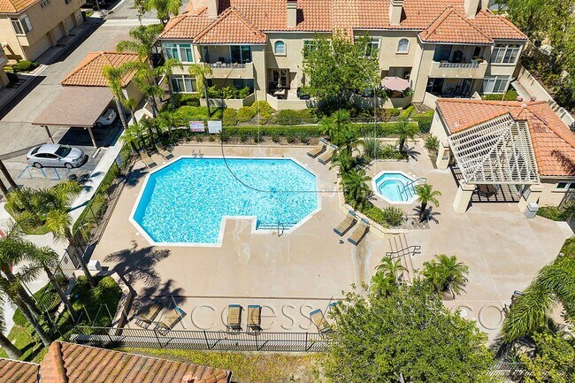 Foto del edificio - Luxury 2 Bed/2 Bath Condo Home In The Desi...