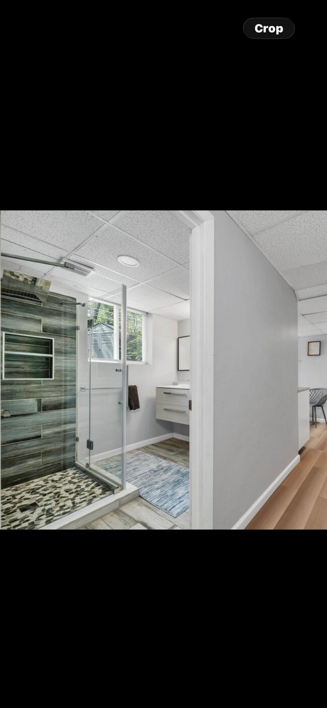 Building Photo - 8 Little Shore Dr