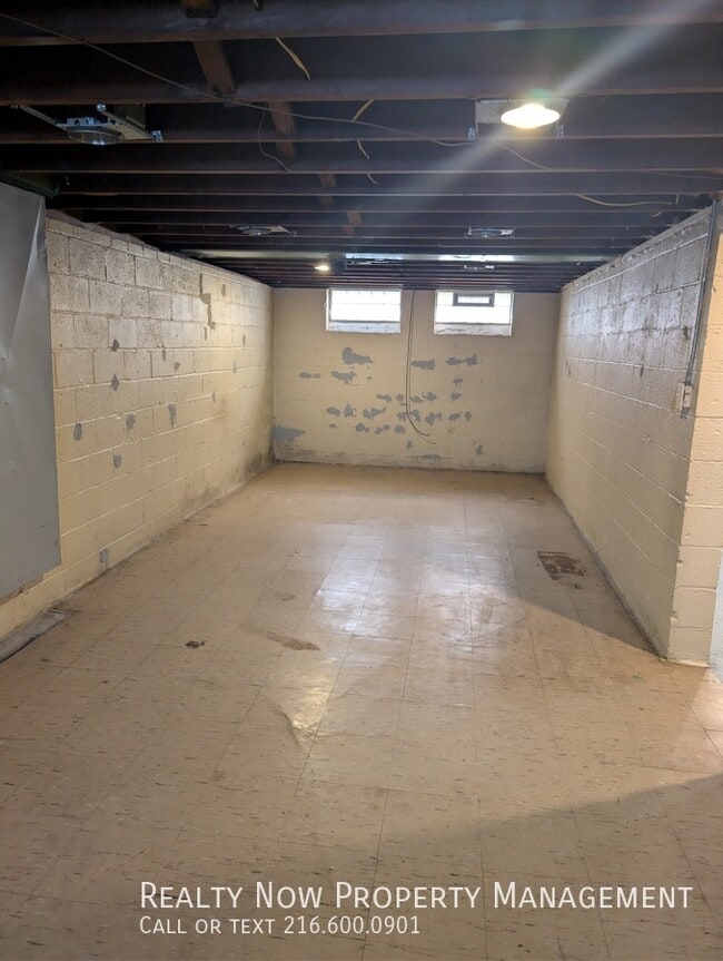 Building Photo - 14804 Rockside Rd