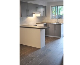 Building Photo - 7635 Av Querbes