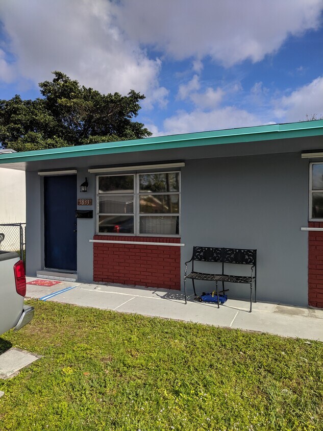 Foto principal - 5833 McKinley St