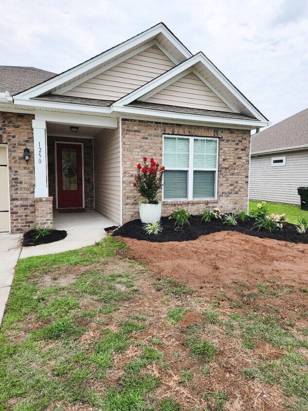 Front exterior - 1250 Hammrick Ln