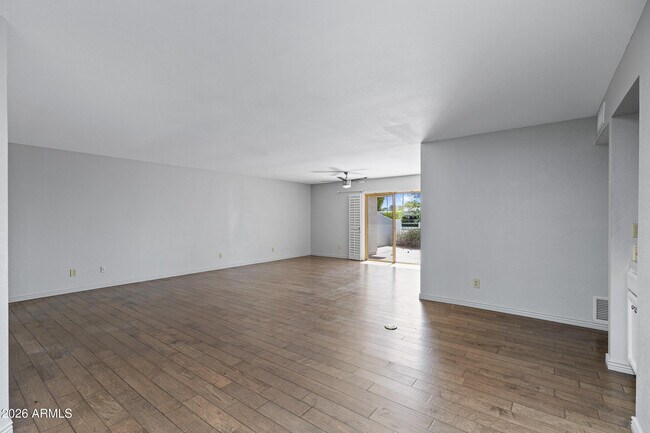 Foto del edificio - 8185 E Del Caverna Dr
