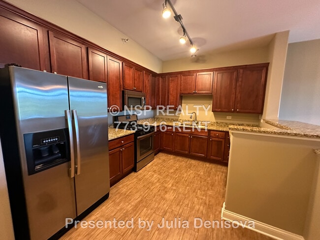Building Photo - 1 Itasca Pl
