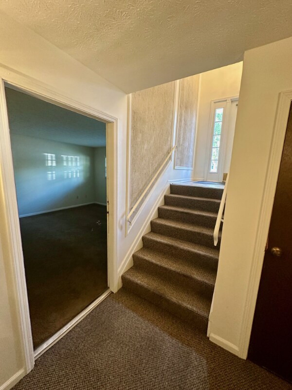 Building Photo - 1490 Slade Ave