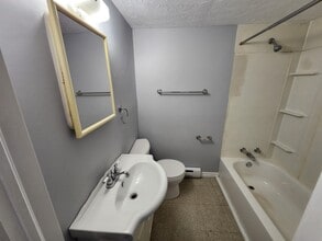 Building Photo - 562 Edward Ave