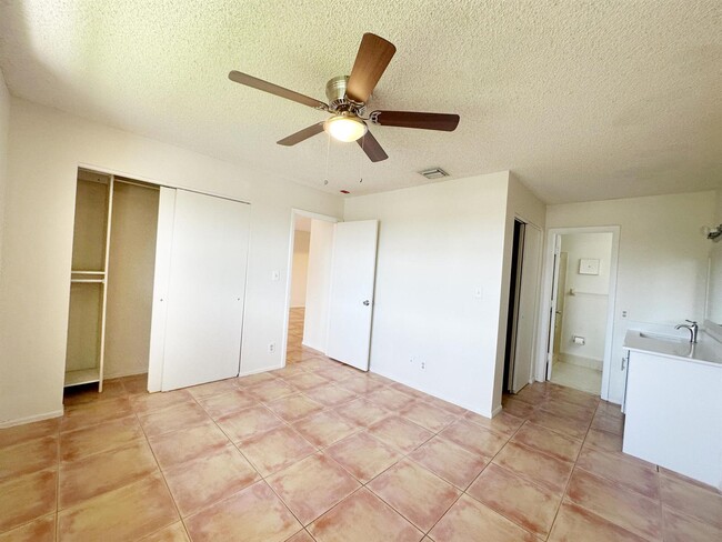 Foto del edificio - 11453 NW 39th Ct