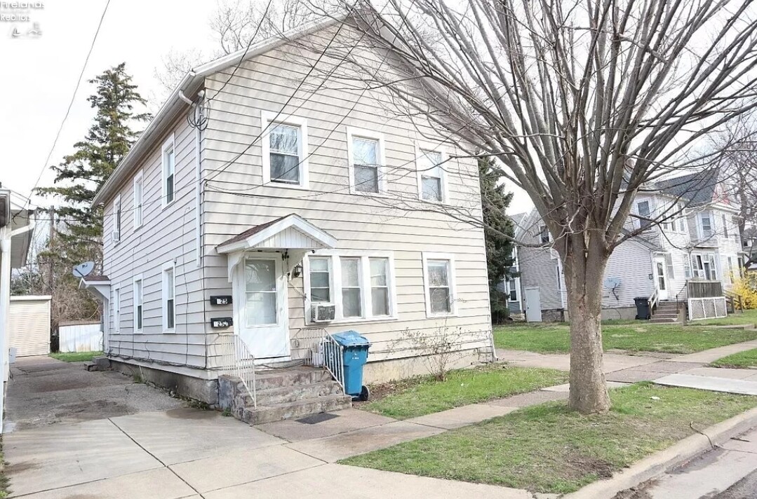 125 Neil St Unit 125 Neil Street Lower, Sandusky, OH 44870 Apartments