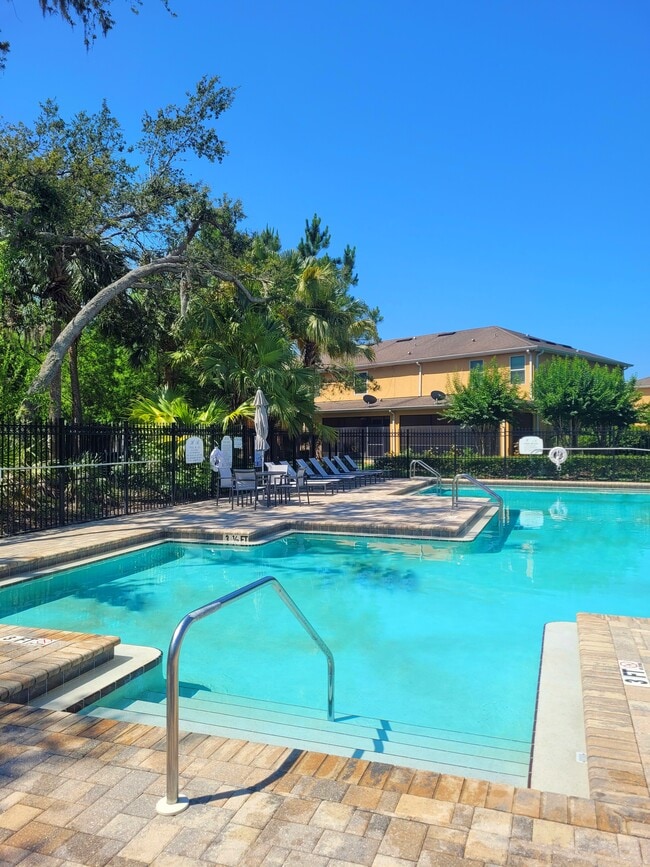 Building Photo - 8303 Pine River Rd