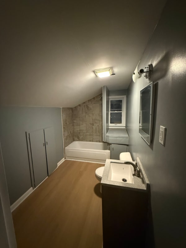 Building Photo - 208 Frank Ave