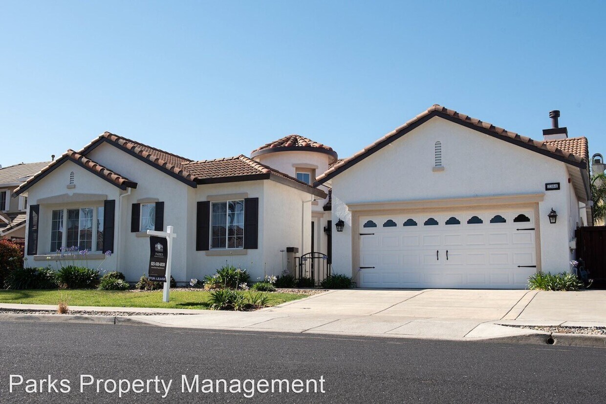 Foto principal - 4 br, 2.5 bath House - 2384 Tremont Ct.
