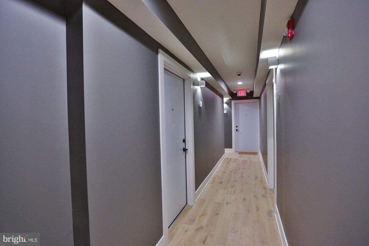 Foto principal - 2431 Frankford Ave