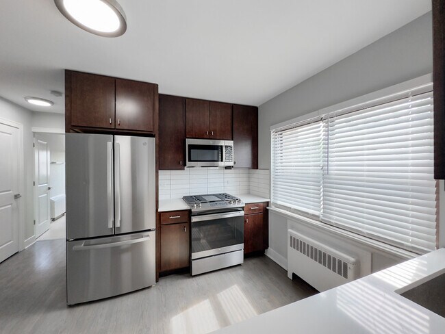 Building Photo - 551 Sheridan Square