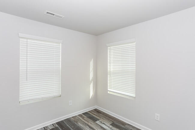 2nd BR - 105 Dogwood Village Trl