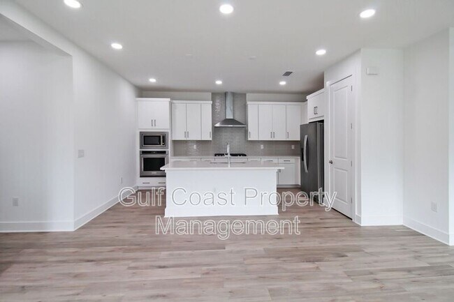Building Photo - 18588 Dayspring Pl