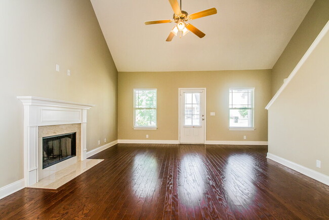 Foto del edificio - 5232 Seward Crossing Blvd