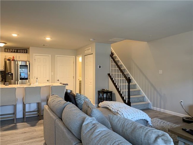 Building Photo - 3061 Davenport Way