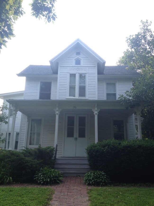 Fresh Look at Woodlawn Historic District Apartments For Rent With High Ceilings