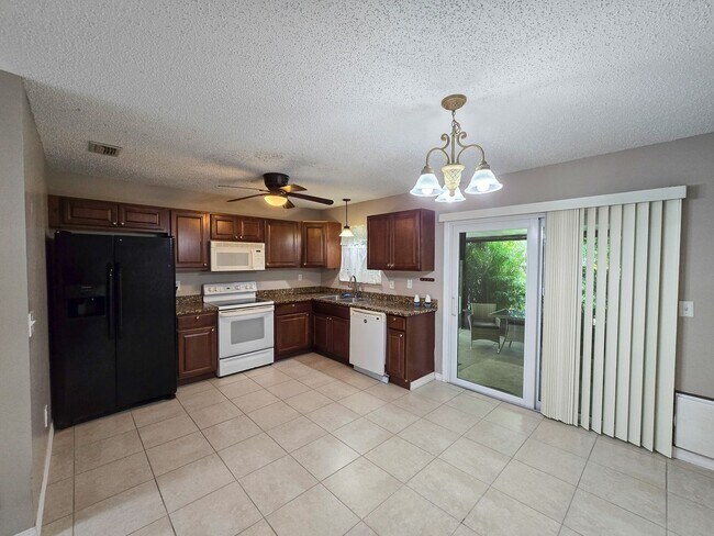 Foto del edificio - Steal of a Deal! 2/2 Everything included i...