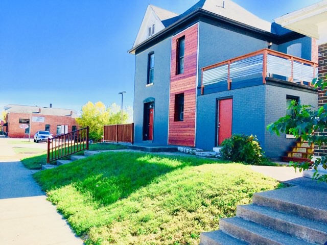 Primary Photo - 812 E High St