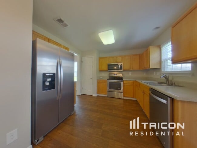 Building Photo - 7838 Montbrook Dr