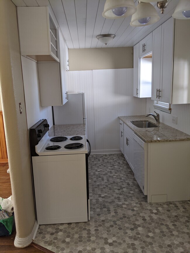 Building Photo - 203 N Rutan St