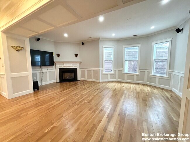 Foto del edificio - 12 Buttonwood St