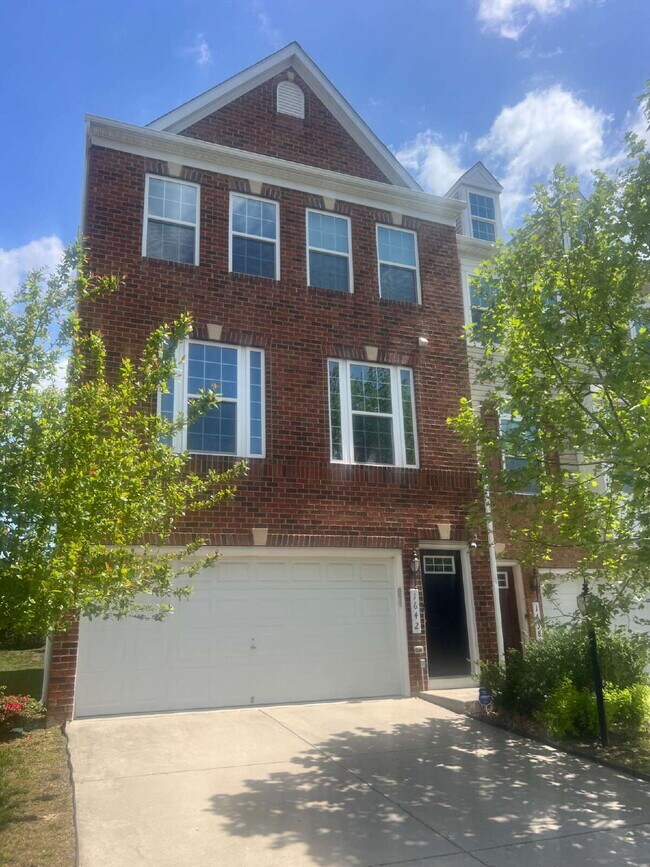 Foto del edificio - 1642 Dorothy Ln
