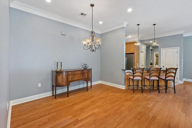 Foto del edificio - 2739 Magnolia Ln
