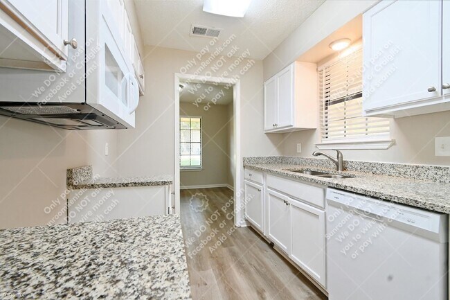 Foto del edificio - 3 br, 2 bath House - 3372 Hanna Dr