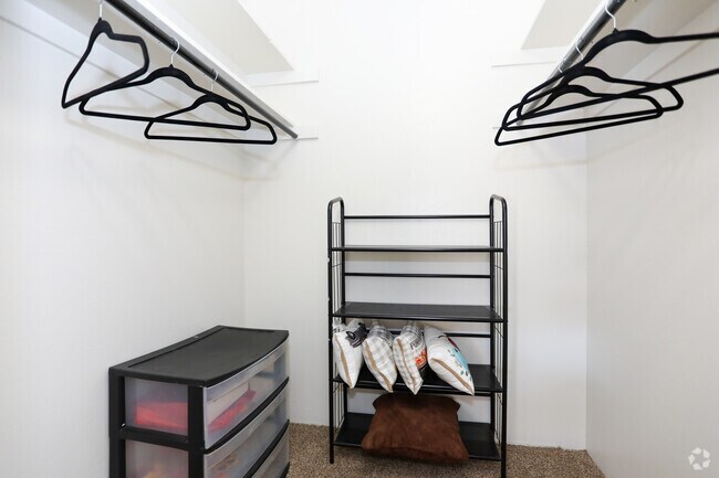 2BD, 1BA - 920 SF Model - Woodberry Heights