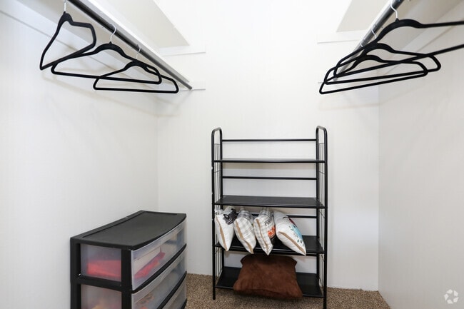 2BD, 1BA - 920 SF Model - Woodberry Heights