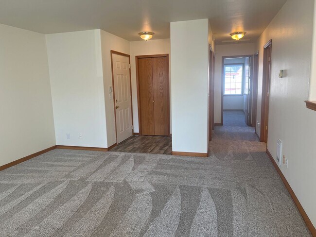 Foto del edificio - 2 Bed, 2 Bath Condo in Cordata with Brand ...