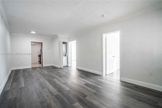 Foto del edificio - 7925 Hawthorne Ave