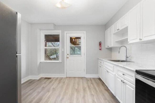 Photo du bâtiment - 1247 Clonsilla Ave