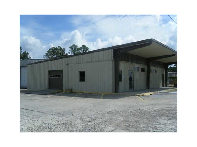Building Photo - 2641 E Napoleon St